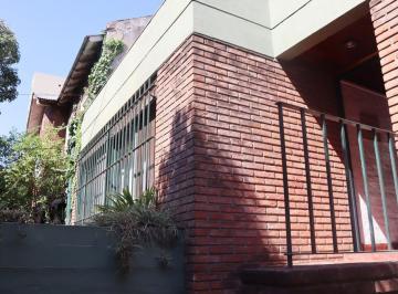 Casa · 244m² · 4 Ambientes · 2 Cocheras · 4 Ambientes Jardin Pileta Quincho Cochera Acepta Permuta / Vicente Lopez