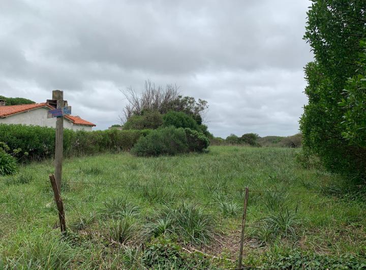 Terreno · 817m²
