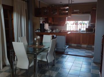 Casa de 6 ambientes, Zárate · Vivienda Familiar con Local Comercial