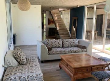 Casa de 5 ambientes, Pilar · Casa a La Venta Moderna y Luminosa en Santa Guadalupe Pilar del Este, Pilar