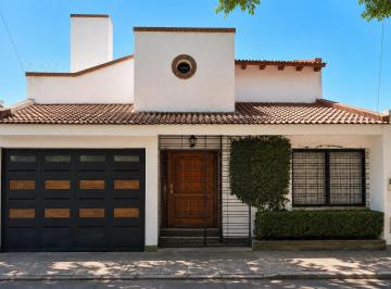Casa de 9 ambientes, Gobernador Benegas · Amplia y Hermosa Casa en Godoy Cruz