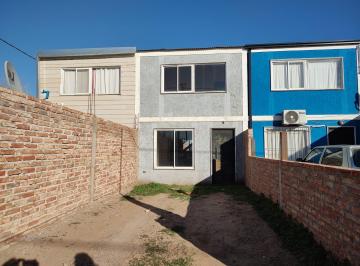 PH · 120m² · 4 Ambientes · 1 Cochera · PH en Barrio La Dolfina