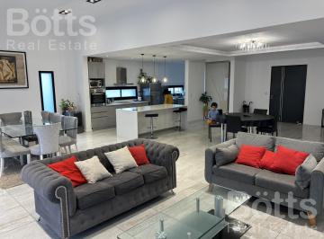 Casa · 198m² · 4 Ambientes · 2 Cocheras · Casa en Venta Solares de Alvarez a Estrenar
