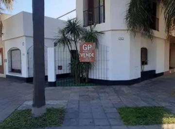 tres-de-febrero-villa-bosch-venta-casa-3-ambientes · Casa de Dos Plantas en Hermosa Zona de Villa Bosch!