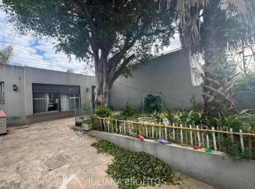 Casa · 109m² · 3 Ambientes · 1 Cochera · Casa Tres Ambientes Sobre Lote Propio con Cochera