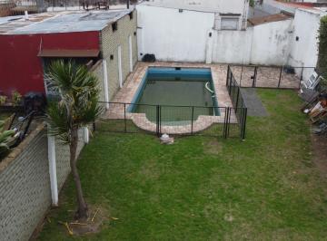 PH · 129m² · 4 Ambientes · PH de Tres Ambientes con Pileta