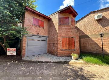 Casa · 130m² · 5 Ambientes · 1 Cochera · Dúplex Apto Credito