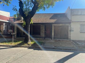 Casa · 398m² · 4 Ambientes · 1 Cochera · Casa en Venta 4 Amb con Fondo Libre