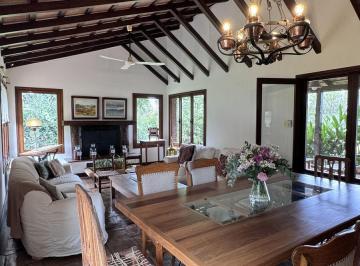 Casa · 4000m² · 10 Ambientes · 2 Cocheras · Casa en Alquiler