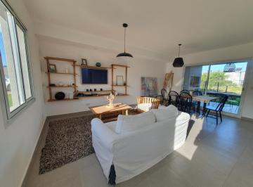 Casa · 104m² · 4 Ambientes · 2 Cocheras · Venta de Dúplex en Decs Tortugas, Condominio Sustentable, Garín