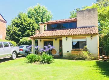 Casa · 250m² · 4 Ambientes · 1 Cochera · Casa en Venta Banco Provincia de Bs. As.
