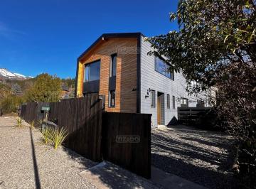 Casa · 72m² · 2 Ambientes · 1 Cochera · Casa Dúplex en Venta, Barrio Amancay, en San Martin de Los Andes