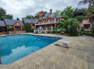 Casa · 750m² · 6 Ambientes · 2 Cocheras · Excelente Casa a La Venta en Bella Vista Ideal Desarrolladores