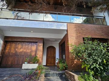 Casa de 6 ambientes, Parque Patricios · Hermosa Casa de 6 Ambientes con Cochera, Jardín y Pileta