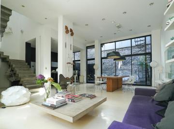 Casa · 200m² · 5 Ambientes · 1 Cochera · Casa de Diseño de 5 Ambientes con Terraza y Parrilla en Parque Saavedra
