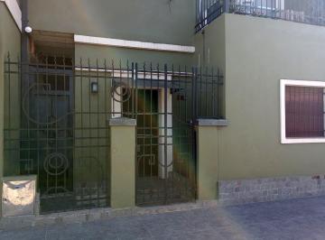 Casa · 65m² · 3 Ambientes · Casa Tipo PH en Planta Baja Al Frente