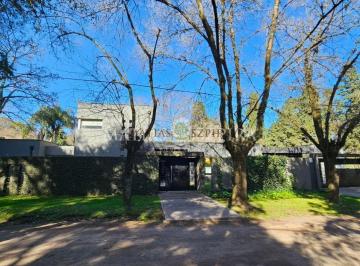 Casa · 336m² · 4 Ambientes · 2 Cocheras · Hermosa Casa 4 Ambientes Estilo Minimalista en Parque Leloir
