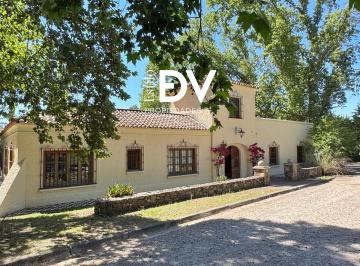 Casa · 500m² · 8 Ambientes · Casa en Venta en La Montaña