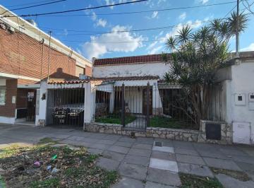 Casa · 159m² · 6 Ambientes · 1 Cochera · Casa Al Frente en Barrio Sur, Santa Fe