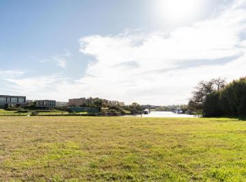 Terreno · 1217m² · Albanueva, Lote Premium con Orientacion del Fondo Al Norte, Excelentes Vistas, Venta