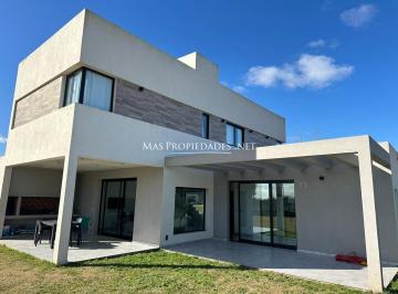 Casa · 180m² · 4 Ambientes · 2 Cocheras · Casa en Venta en Canning Barrio Cruz del Sur