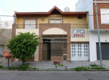 PH · 125m² · 6 Ambientes · 1 Cochera · Vivienda Multifamliar (Dos Deptos.) / Valentin Alsina