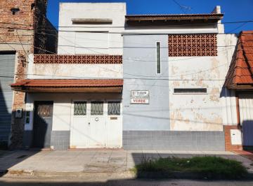 PH · 90m² · 4 Ambientes · 1 Cochera · PH en Piñeyro