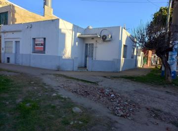 Casa · 124m² · 4 Ambientes · Casa Enventa en Jose León Suarez