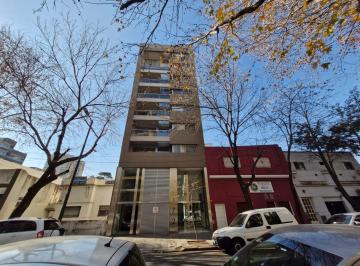 Departamento de 4 ambientes, Villa Luro · Piso de 4 Ambientes Al Frente con Cochera!