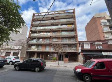 Departamento · 50m² · 2 Ambientes · 1 Cochera · Departamento de Dos Ambientes Al Frente, en Castelar Sur.