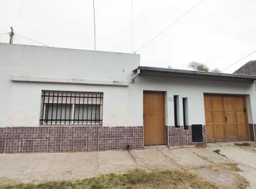 Casa · 112m² · 4 Ambientes · 1 Cochera · Casa de 4 Ambientes a un Super Precio en Tablada