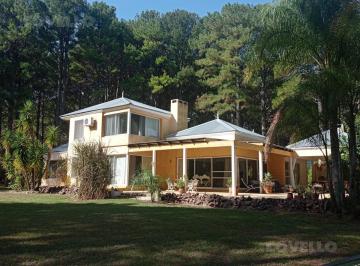 Casa · 300m² · 6 Ambientes · 2 Cocheras · Casa en Venta Barrio Privado El Faro, Carmelo
