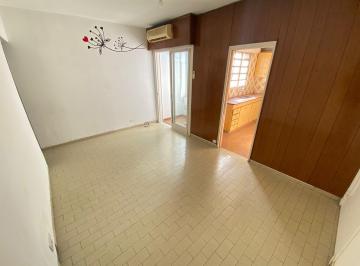 Departamento de 3 ambientes, Liniers · Hermoso Dto. de 3 Amb. con Balcón!