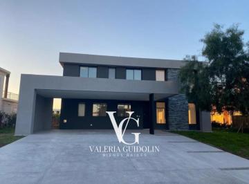 Casa · 245m² · 5 Ambientes · 2 Cocheras · Hermosa Casa Laguna San Matias