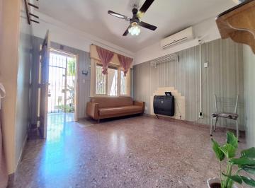 Casa de 6 ambientes, La Matanza · Casa 3 Amb en Lote 8,77x26 m con Patio, Garage, Jardin + Depto 2 Amb Al Fdo