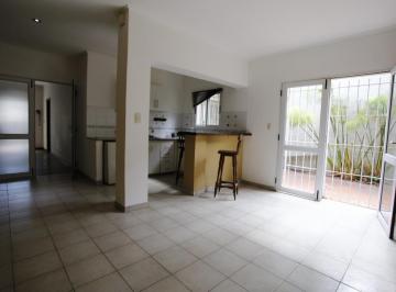 Casa · 150m² · 5 Ambientes · 1 Cochera · Casa en Venta de 5 Ambientes. con Patio y Garaje