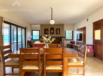 Casa · 250m² · 4 Ambientes · 2 Cocheras · Casa - La Calandria