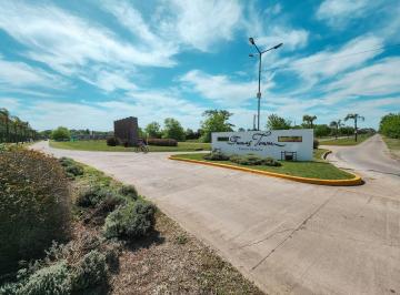 Terreno · 888m² · Terreno de 888 m² Al Oeste en Funes Town