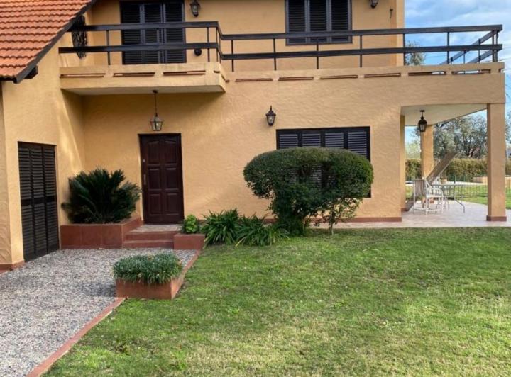 Casa · 160m² · 5 Ambientes · 1 Cochera