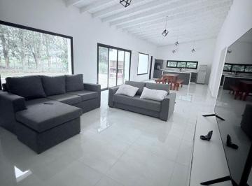 Casa · 210m² · 3 Ambientes · Casa 3 Ambientes en Barrio Cerrado - Barracas de San Benito