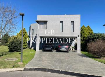 GBB-GBB-1253_2 · Venta de Casa 6 Ambientes en Ayres Plaza, 4 Dorm.