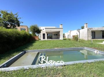 Casa · 172m² · 5 Ambientes · 1 Cochera · Casa en Venta en Santa Elena, Pilar del Este, Pilar