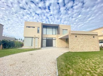 RRA-RR1-1143_2 · Casa en Venta en El Principado - Canning