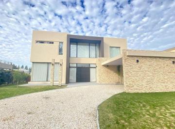 Casa · 250m² · 5 Ambientes · 2 Cocheras · Casa en Venta en El Principado - Canning