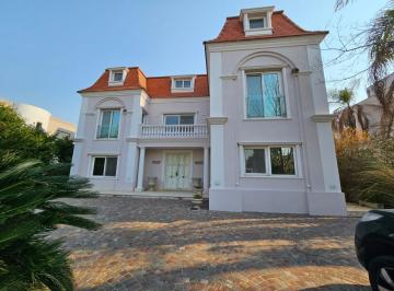 Casa de 10 ambientes, Tigre · Exclusiva Casa en El Barrio Caletas