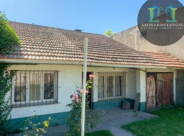 Casa · 84m² · 3 Ambientes · 2 Cocheras · Casa en Venta - Lote Propio - B° Jorge Newbery