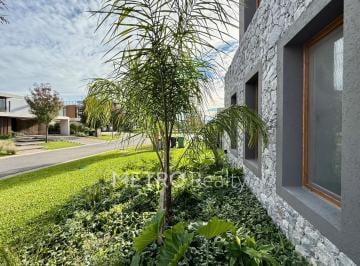 Casa · 423m² · 5 Ambientes · 2 Cocheras · Casa en Venta Al Lago Central con 4 Habitaciones en Suite en Virazon, Nordelta