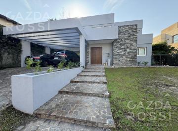 Casa · 335m² · 5 Ambientes · 2 Cocheras · Casa en Venta Adrogue Chico