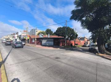 Local comercial , Quilmes · Predio Ideal Para Almacenamiento, Actividades Industriales o Recreativas.