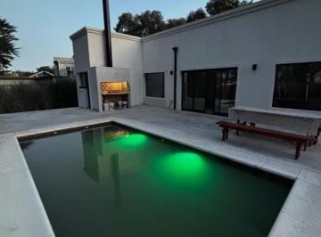 Casa · 139m² · 3 Ambientes · Casa 3 Amb a Estrenar con Pileta y Parque a 6 Cuadras del Mar, en Barrancas de San Benito, Country C